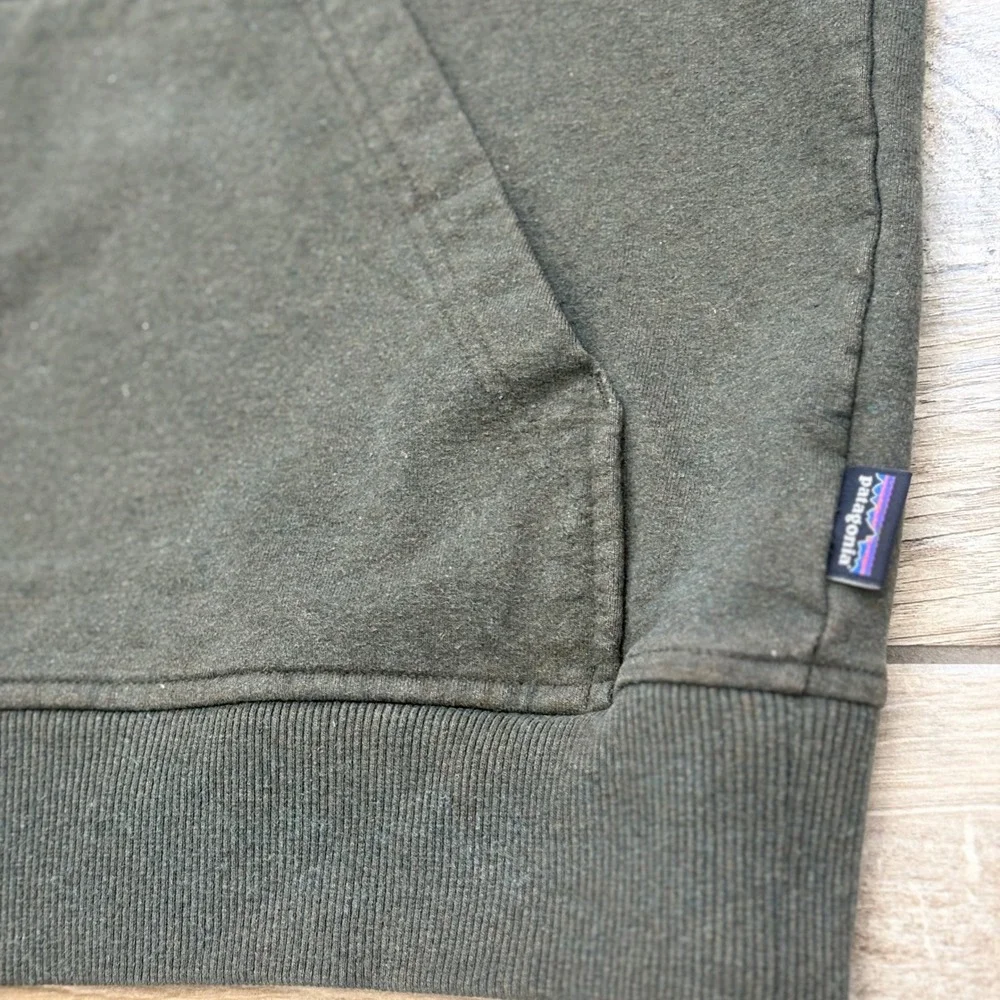 Patagonia Uprisal Hoody Mens Small‎ Green Fitz Roy Bear Graphic STY39539 FA18